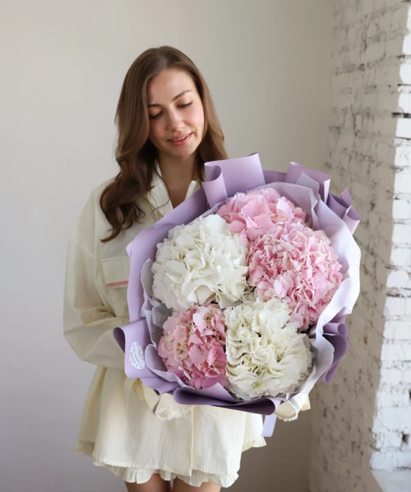 Гортензии в лавандовом оформлении (5 шт)